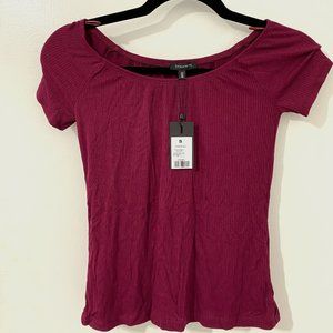 Ribbed Off the shoulder top (beet red)